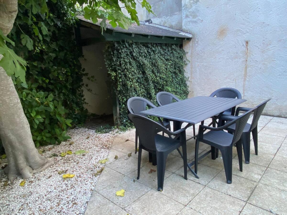 Malebranche - Maison En Hypercentre Avec Cour Amboise Eksteriør bilde